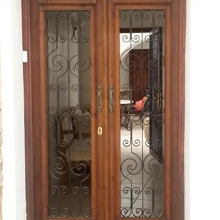 Willa Harbour Stone Hause Kirenia
